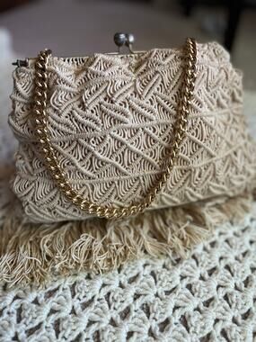 Vintage 70s Macrame Purse Creamy White Clutch Chain Handle Fringe